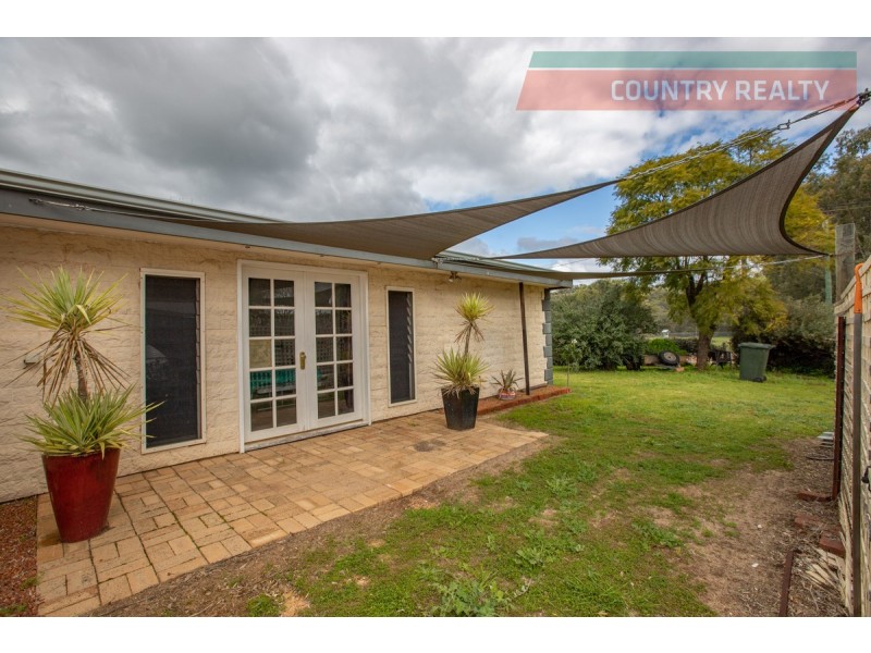 14 Toodyay Street, Toodyay WA 6566