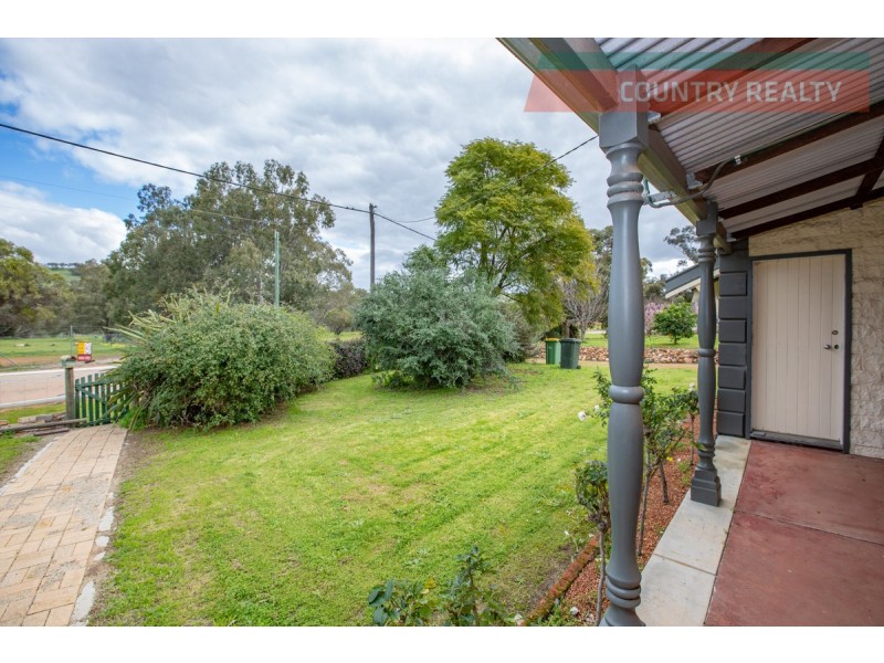 14 Toodyay Street, Toodyay WA 6566