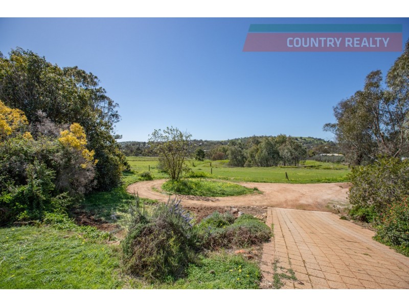 24 Hassell Close, Toodyay WA 6566