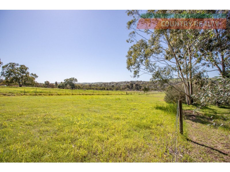 24 Hassell Close, Toodyay WA 6566