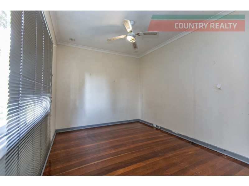 87 Newcastle Road, Northam WA 6401