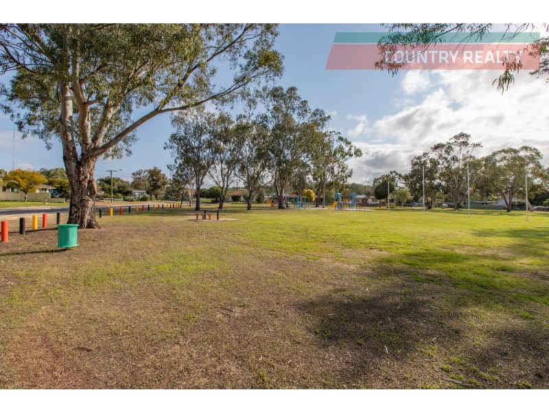 87 Newcastle Road, Northam WA 6401