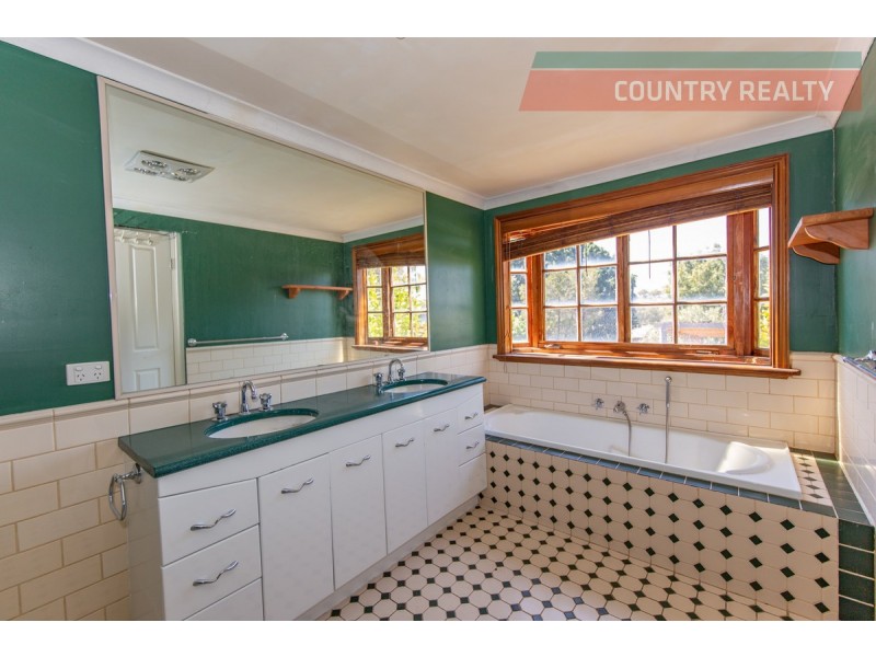 50 Stirling Terrace, Toodyay WA 6566