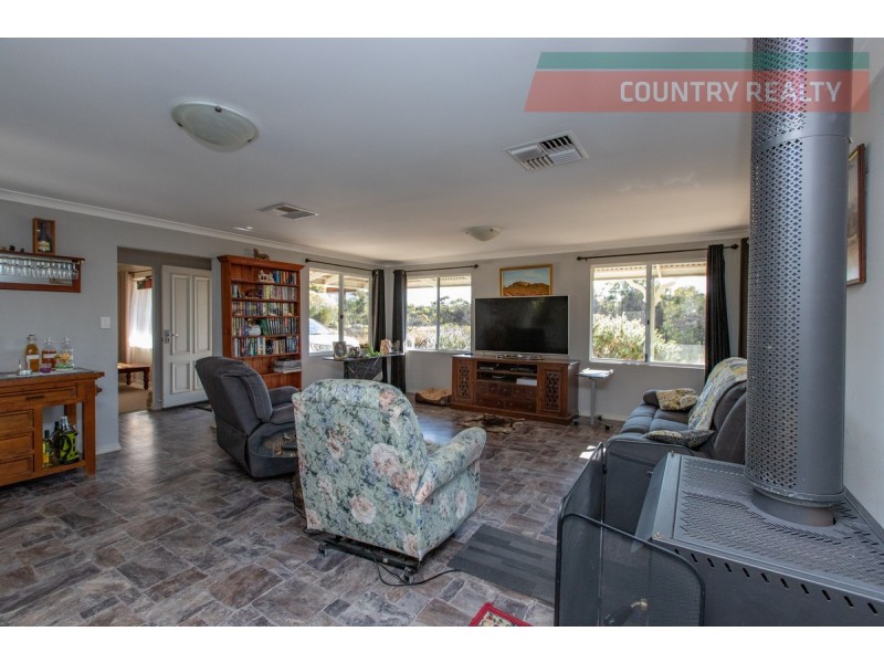 88 Brooking Road, Beverley WA 6304