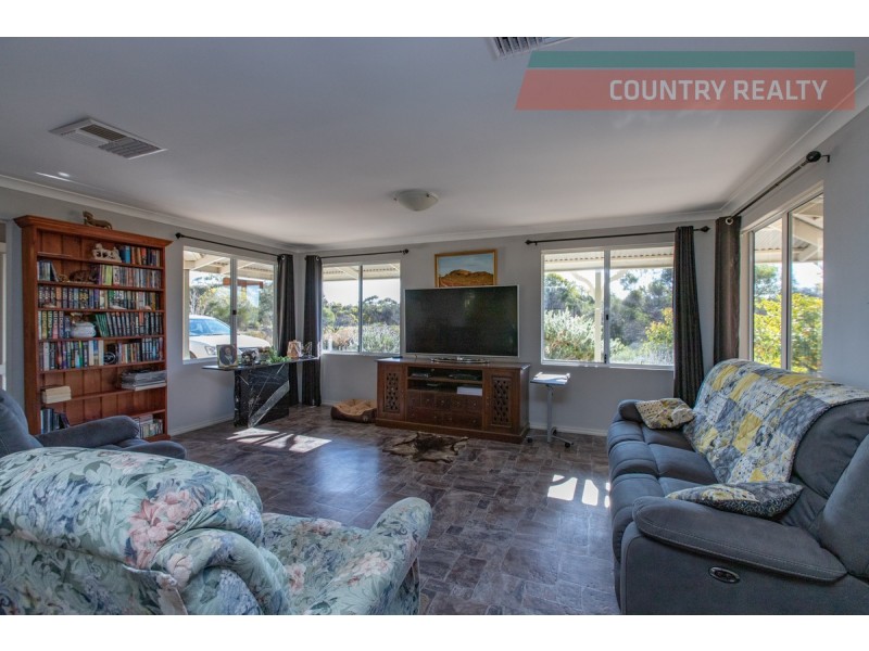 88 Brooking Road, Beverley WA 6304