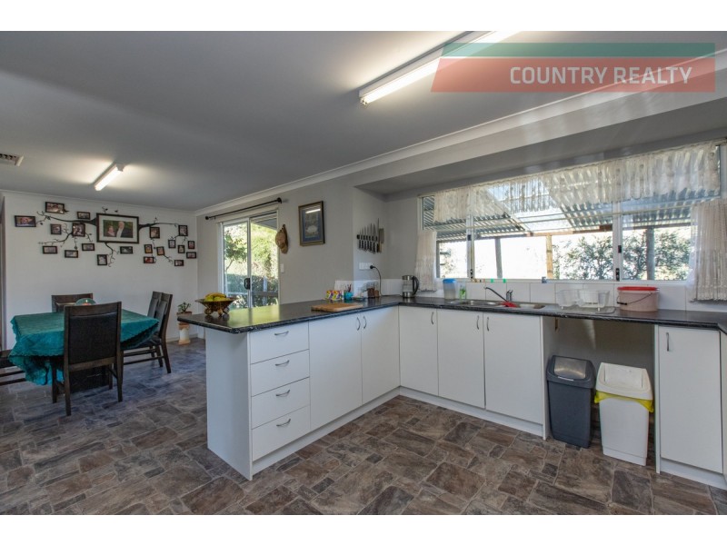 88 Brooking Road, Beverley WA 6304