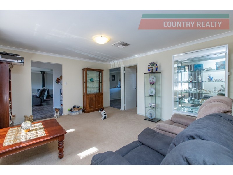 88 Brooking Road, Beverley WA 6304