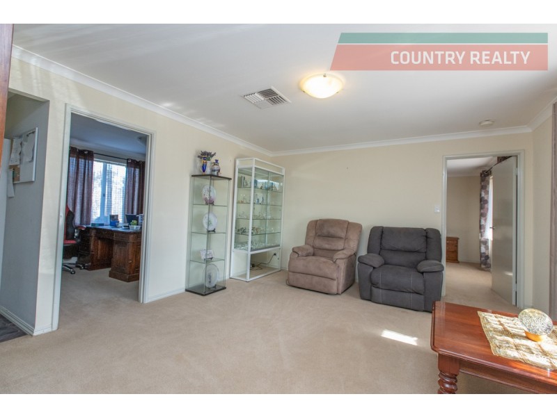 88 Brooking Road, Beverley WA 6304