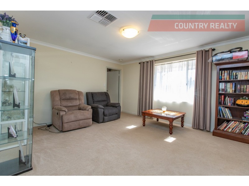 88 Brooking Road, Beverley WA 6304