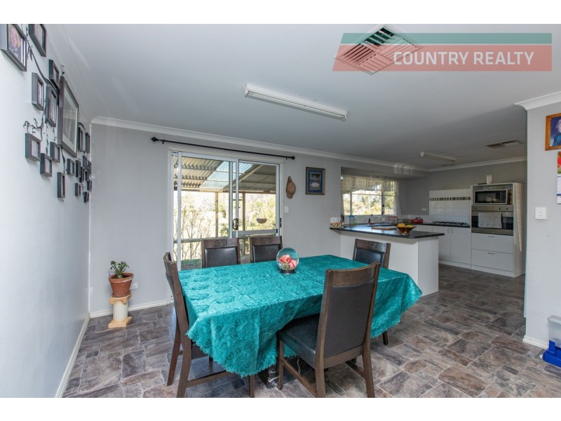 88 Brooking Road, Beverley WA 6304