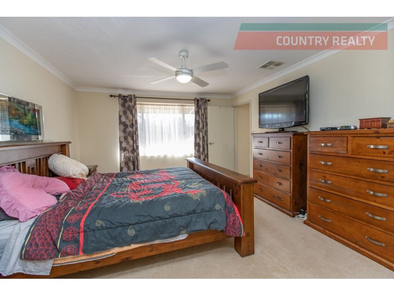 88 Brooking Road, Beverley WA 6304