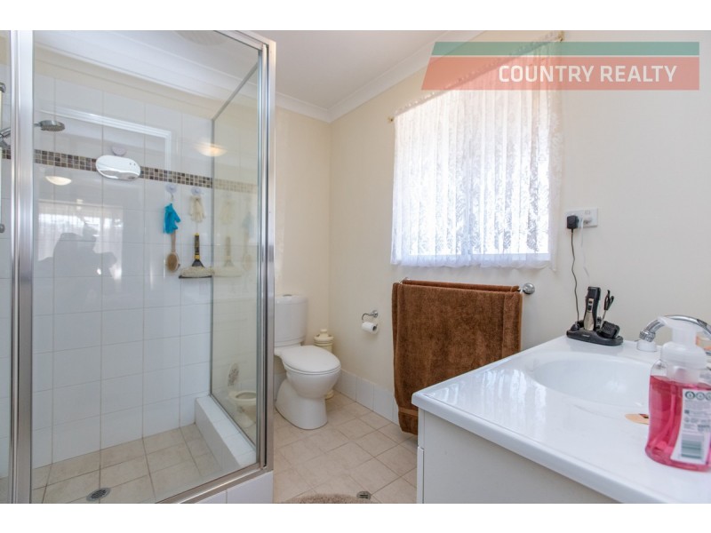 88 Brooking Road, Beverley WA 6304
