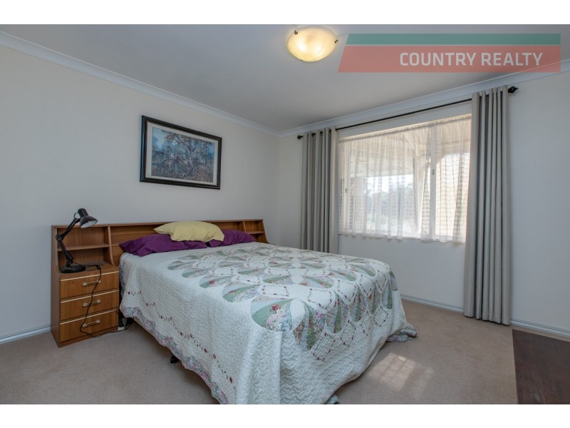 88 Brooking Road, Beverley WA 6304