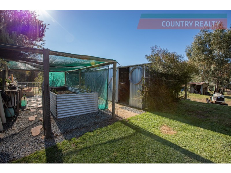 88 Brooking Road, Beverley WA 6304