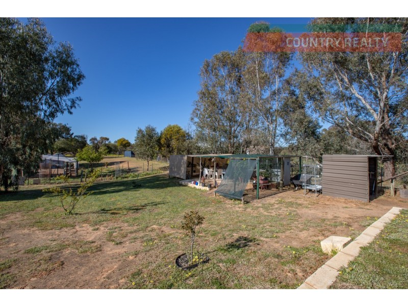 88 Brooking Road, Beverley WA 6304