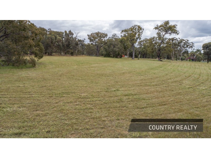 801 Martin Street, Bakers Hill WA 6562