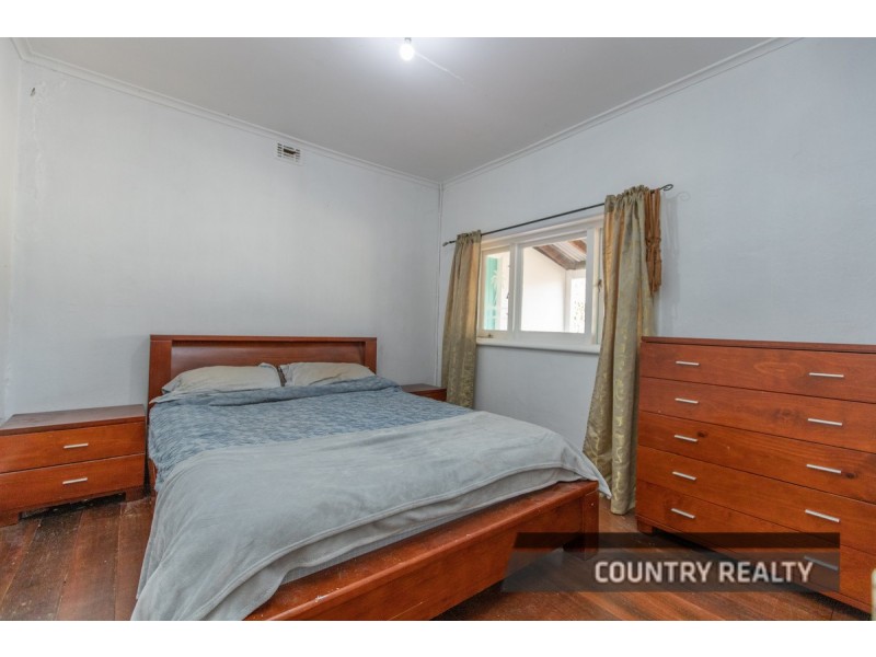 2 Parker Road, York WA 6302