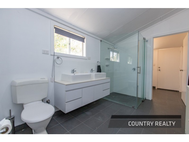 2 Parker Road, York WA 6302