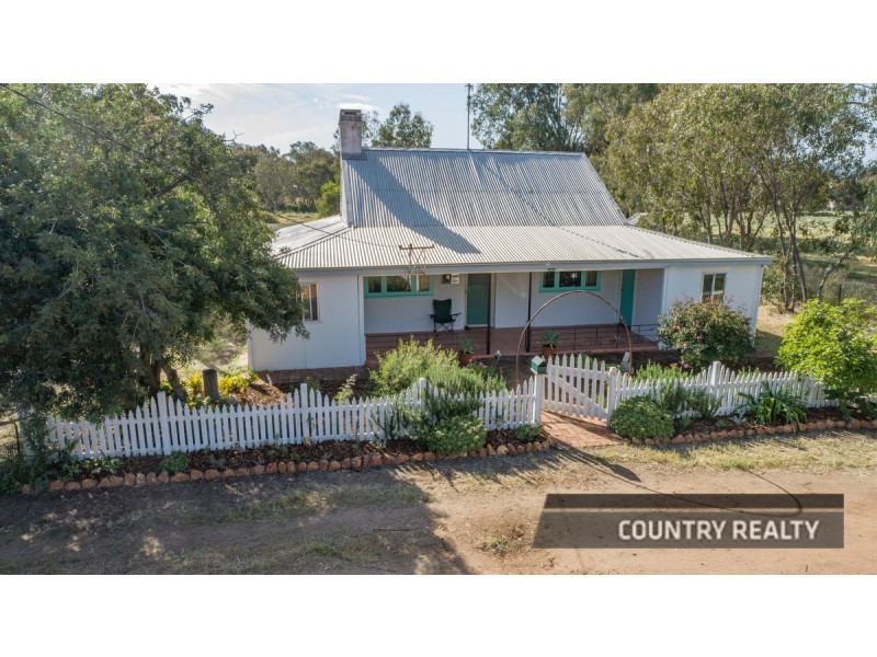 2 Parker Road, York WA 6302