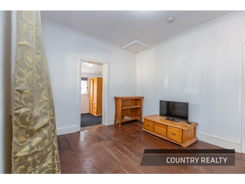 2 Parker Road, York WA 6302