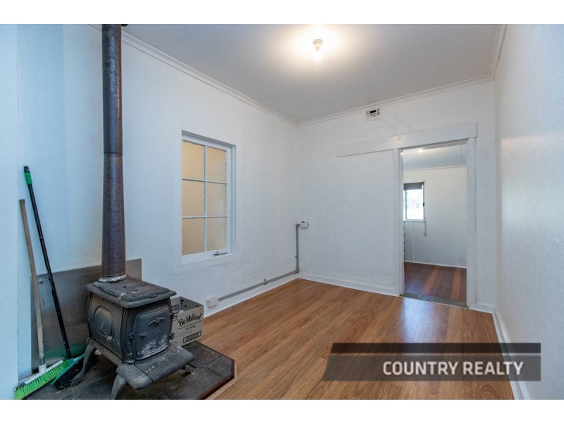 2 Parker Road, York WA 6302