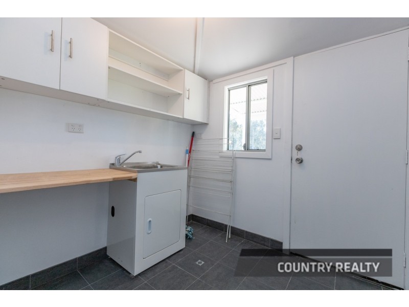 2 Parker Road, York WA 6302