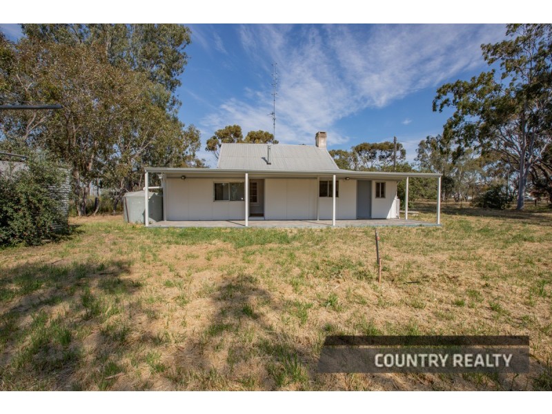 2 Parker Road, York WA 6302