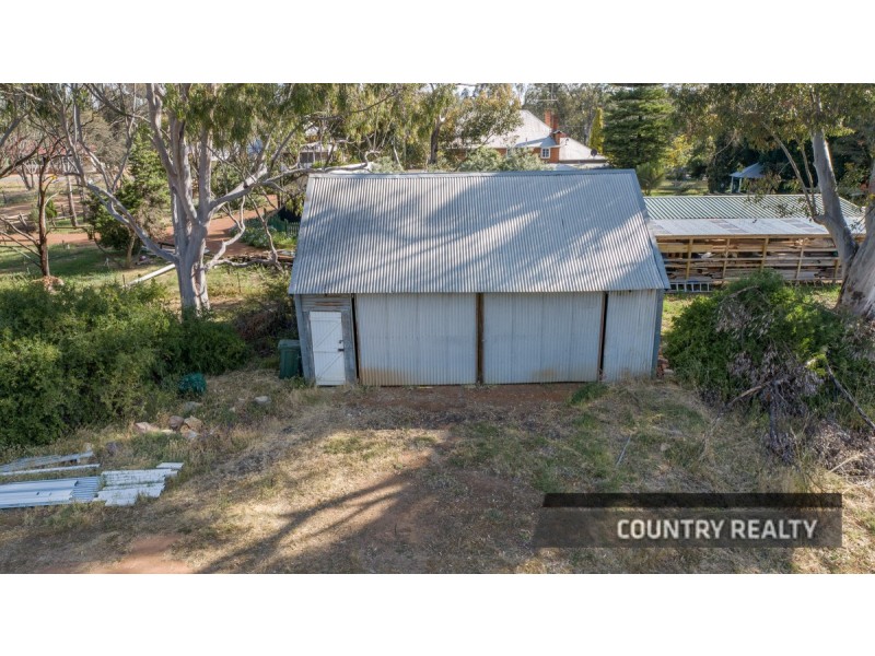 2 Parker Road, York WA 6302