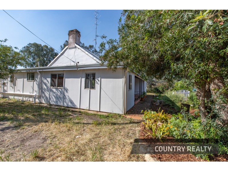 2 Parker Road, York WA 6302