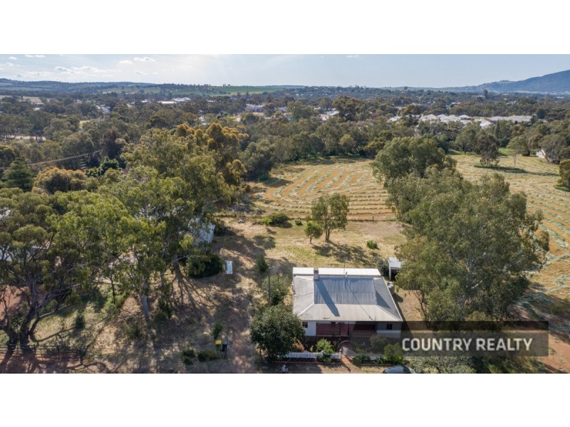 2 Parker Road, York WA 6302