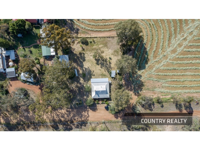 2 Parker Road, York WA 6302