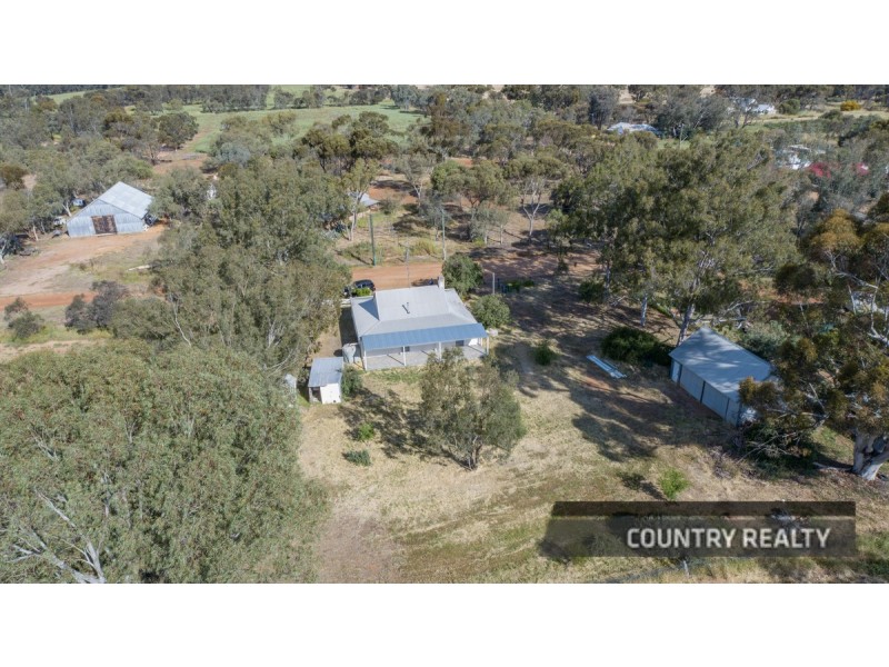 2 Parker Road, York WA 6302