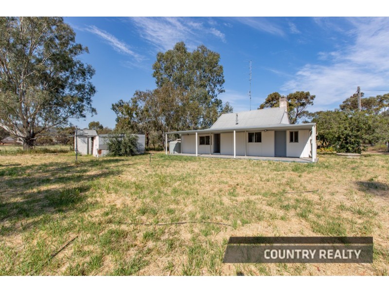 2 Parker Road, York WA 6302