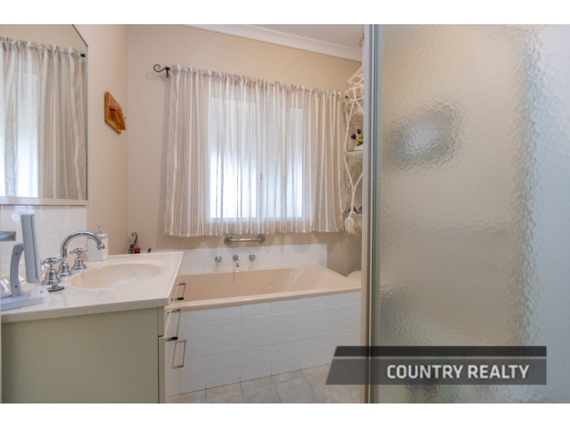 39 Nicholas Street, Beverley WA 6304