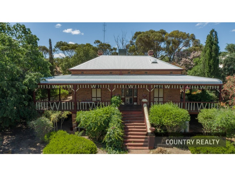 14 Harriott Street, York WA 6302