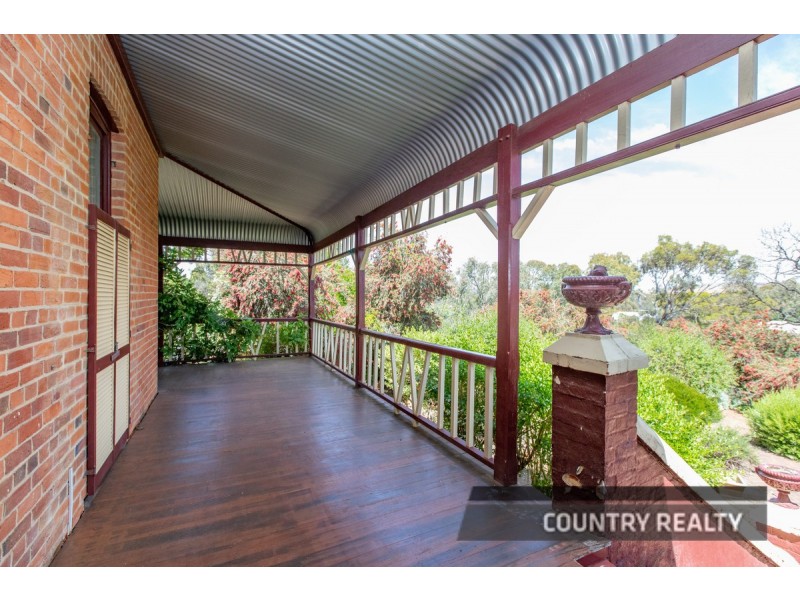 14 Harriott Street, York WA 6302