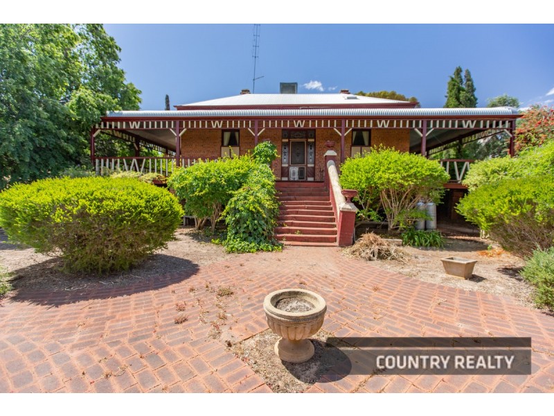 14 Harriott Street, York WA 6302