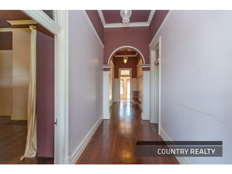 14 Harriott Street, York WA 6302