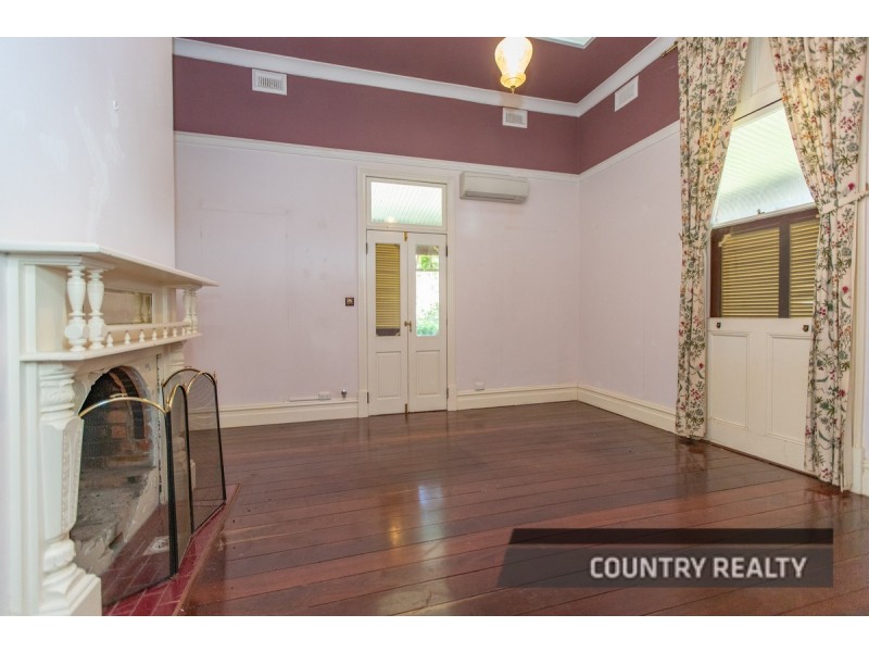 14 Harriott Street, York WA 6302