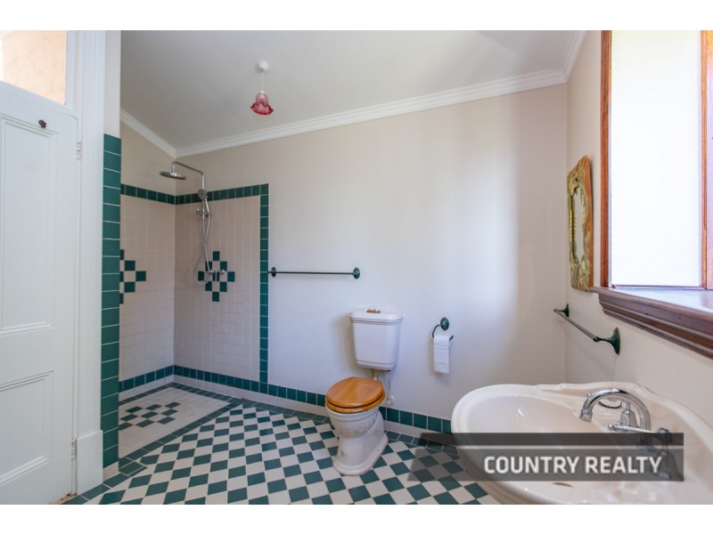 14 Harriott Street, York WA 6302