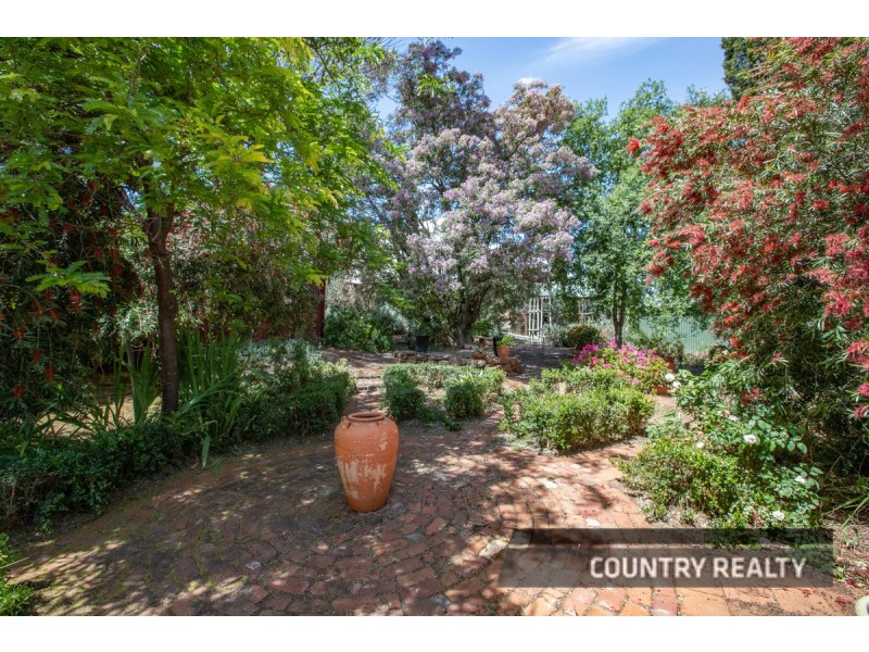 14 Harriott Street, York WA 6302