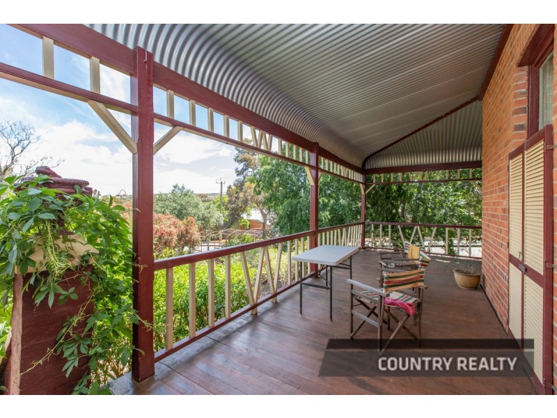 14 Harriott Street, York WA 6302