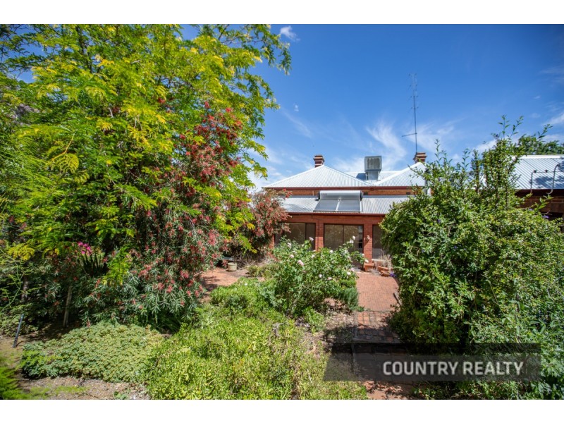 14 Harriott Street, York WA 6302