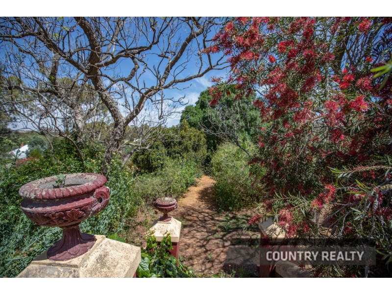 14 Harriott Street, York WA 6302