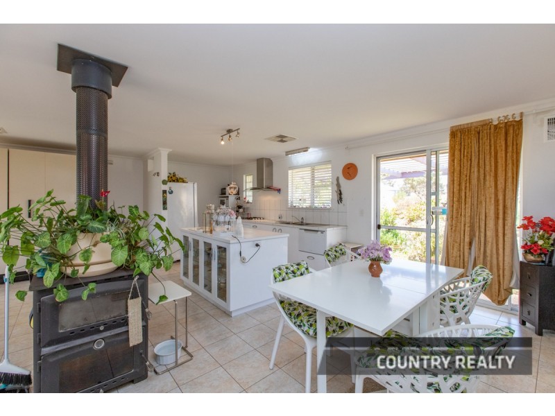 81 Andrews Avenue, York WA 6302