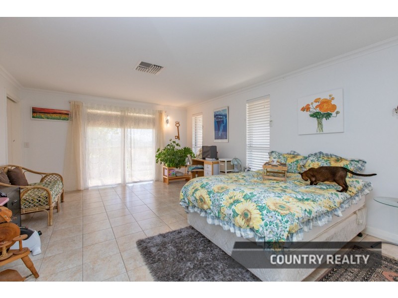 81 Andrews Avenue, York WA 6302