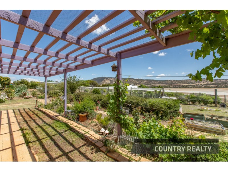 81 Andrews Avenue, York WA 6302