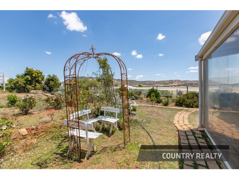 81 Andrews Avenue, York WA 6302