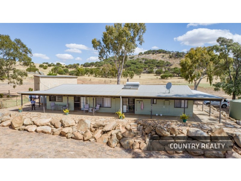 987 York Williams Road, Beverley WA 6304