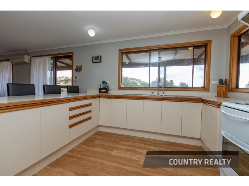 987 York Williams Road, Beverley WA 6304